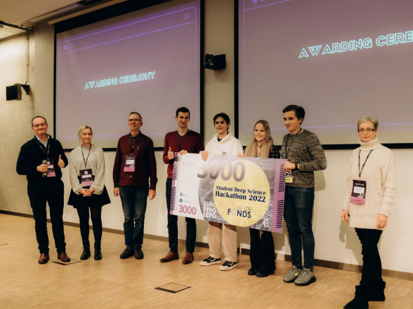 The ISSP UL encourages young people to develop their skills in technology at Student Deep Science Hackathon