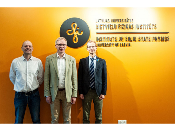 Members of the Saeima visit ISSP UL